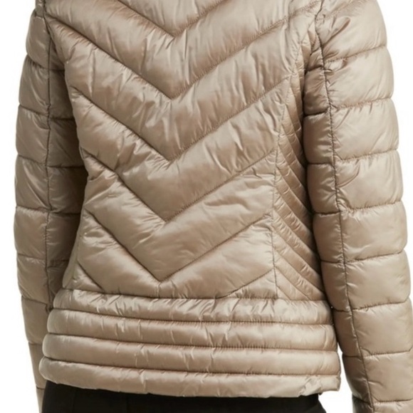 MICHAEL KORS Packable Puffer Jacket Size
Medium (8-10) NWT - Picture 15 of 15